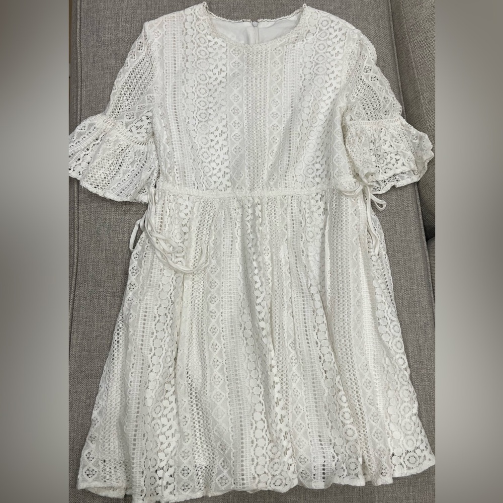 Elegant White Lace Dress